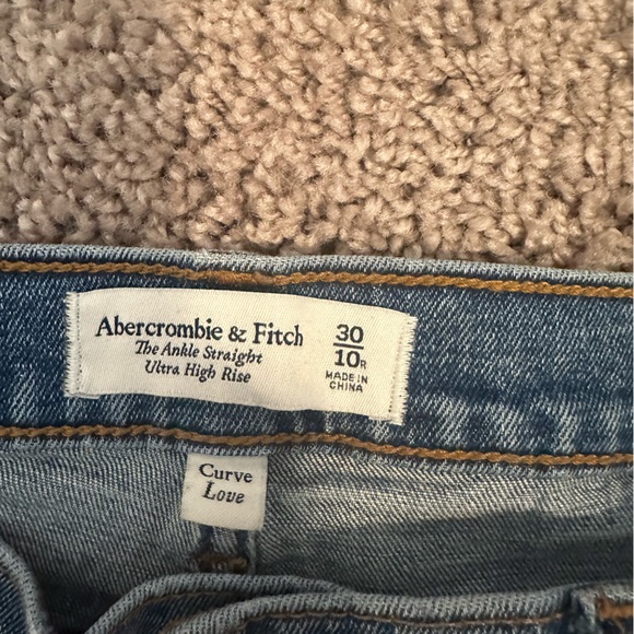 Abercrombie Curve Love High-rise Distressed Jeans - Picture 2 of 2